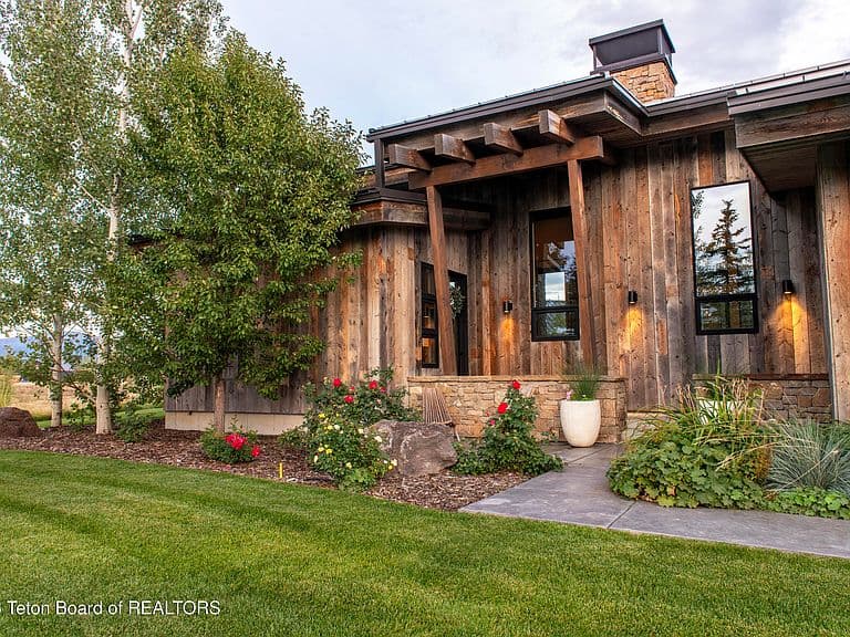 940 Mountain Bluebird Ct photo 1