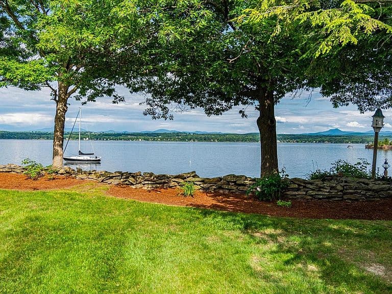 3544 Harbor Road photo 2