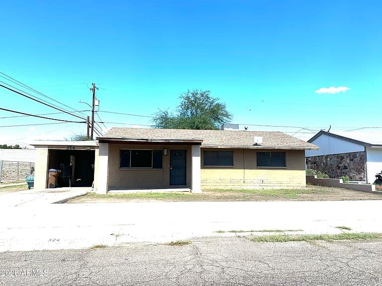 324 W Greenwich Road photo 1