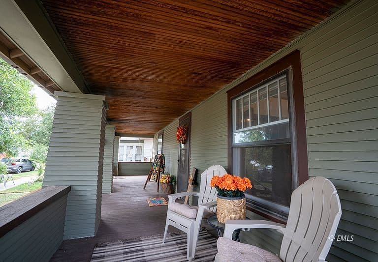 515 N Cottage Grv photo 2