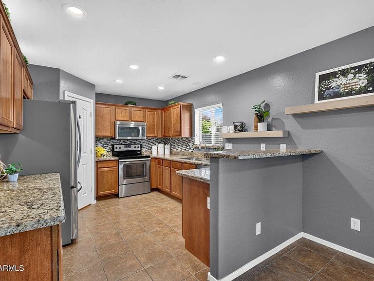 3612 E AUSTIN Lane photo 2