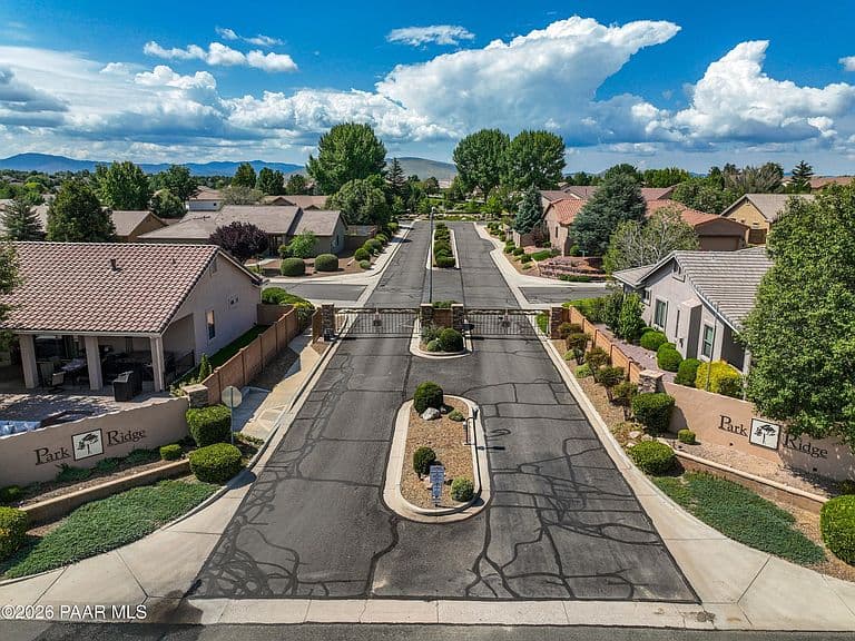 7431 N Outlook Ln photo 2