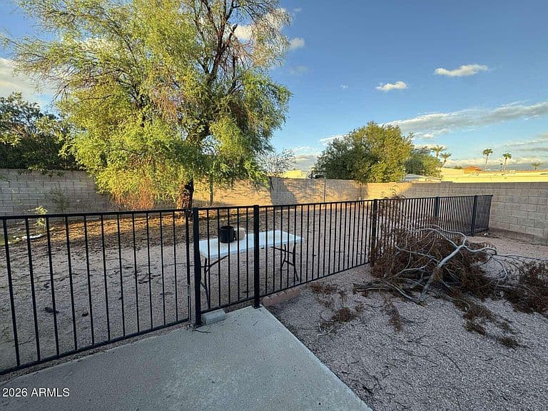 1846 E Grove Circle photo 3