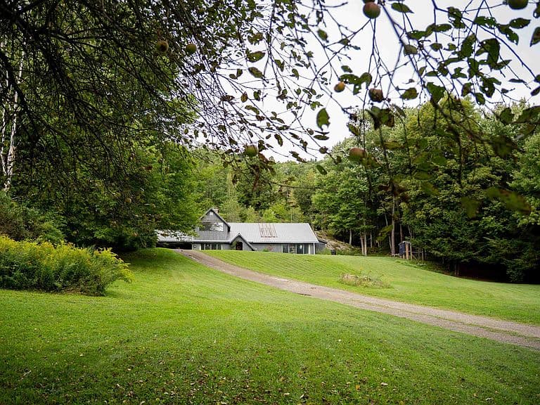 2640 Main Road photo 3