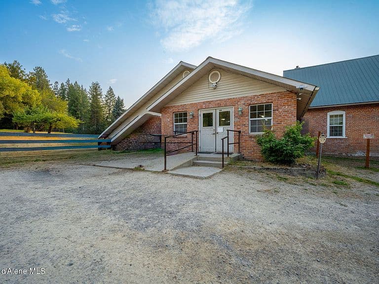 1024 S Sagle Rd photo 4
