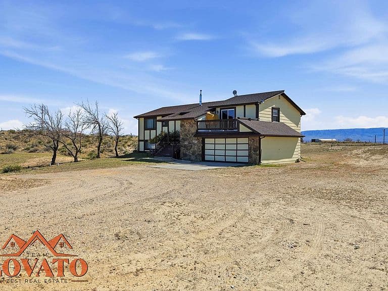8635 Quartz Cir photo 2