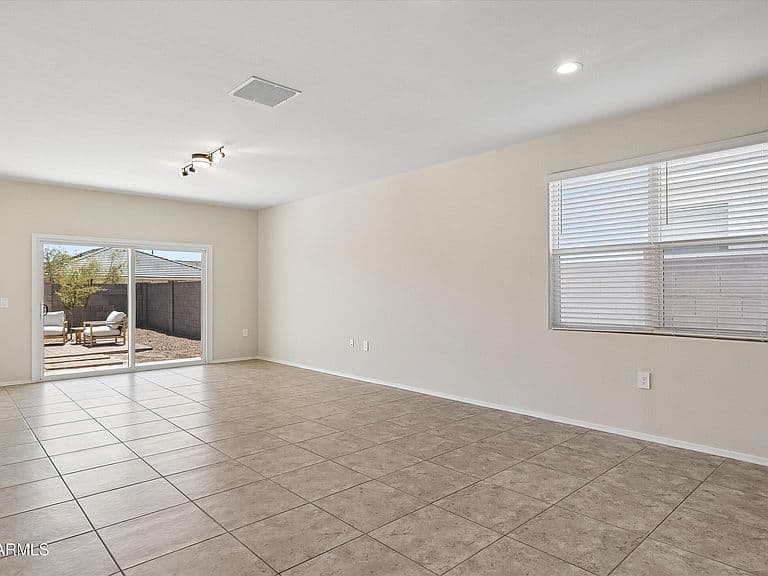 24421 W HACIENDA Avenue photo 5