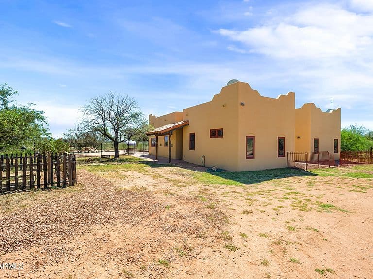 8800 E Cuervos Viejos Trl photo 2