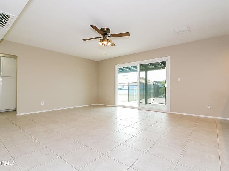 10624 N 47TH Drive photo 5