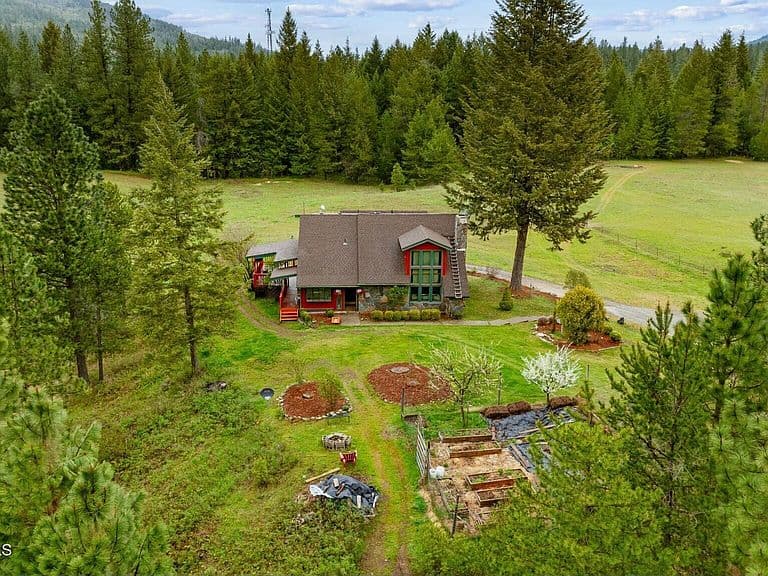 457619 S Us Hwy #95 photo 2