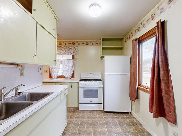301 Olivet Ave SE photo 4