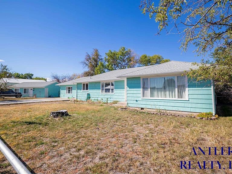 405 Warren Rd photo 4
