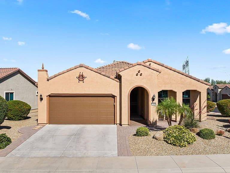 27414 W TONOPAH Drive photo 3
