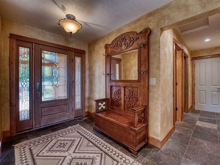 343 Skyline Dr photo 4
