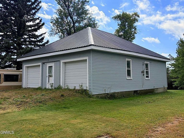 223/227 Helen St S photo 5