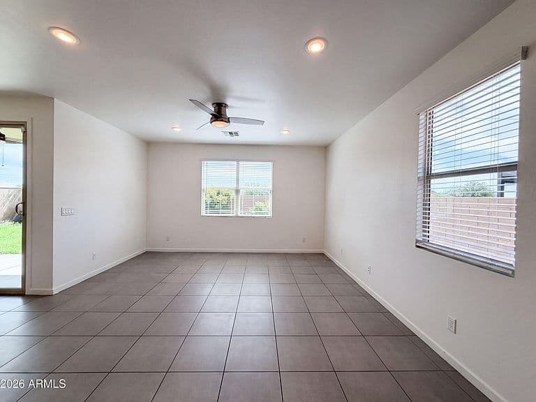 19914 N LAUREN Road photo 3