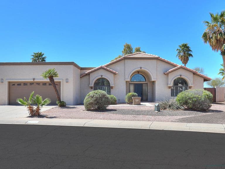 2077 N Lake Shore Dr photo 1