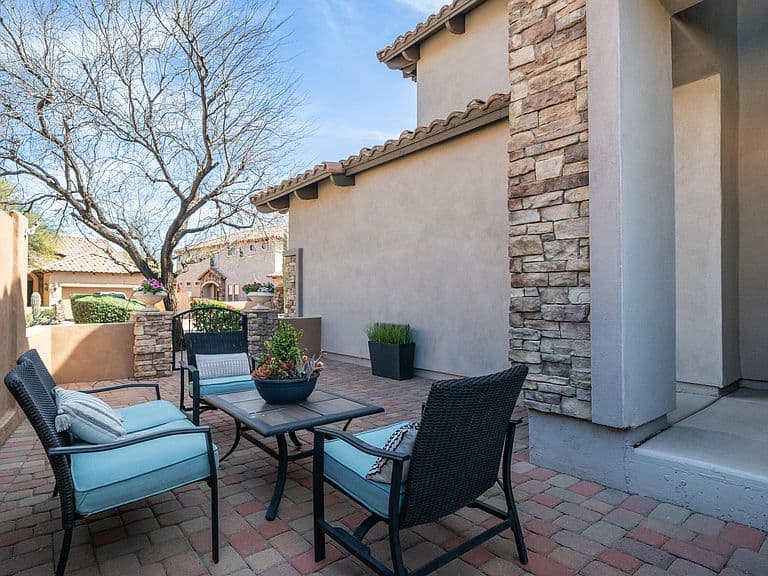 2754 N Augustine photo 3