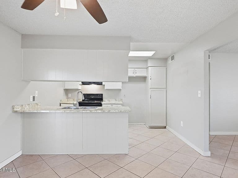 7118 W Cheryl Drive photo 5