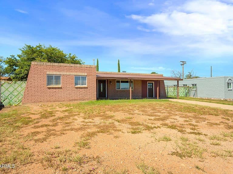 211 N FAIRBANKS Street photo 4
