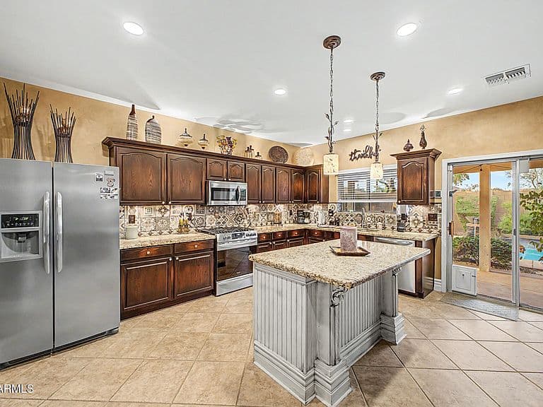 1200 E HORSESHOE Drive photo 5