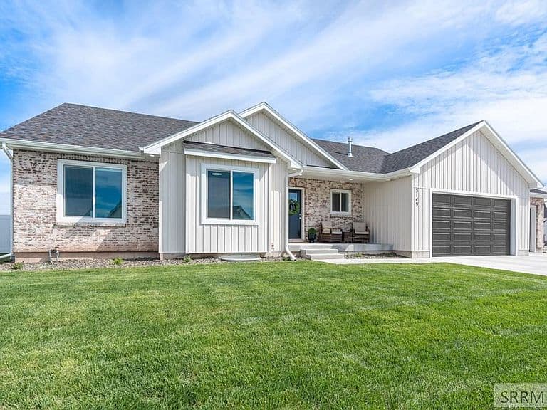 3149 Bergeson Dr photo 5