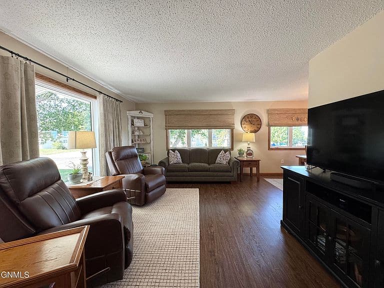 121 Renner Rd photo 3