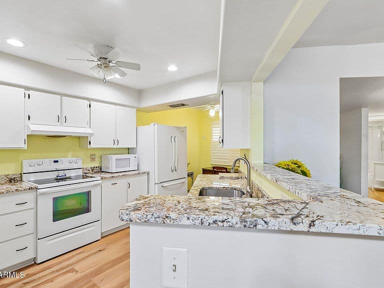 19026 N CAMINO DEL SOL Drive photo 3