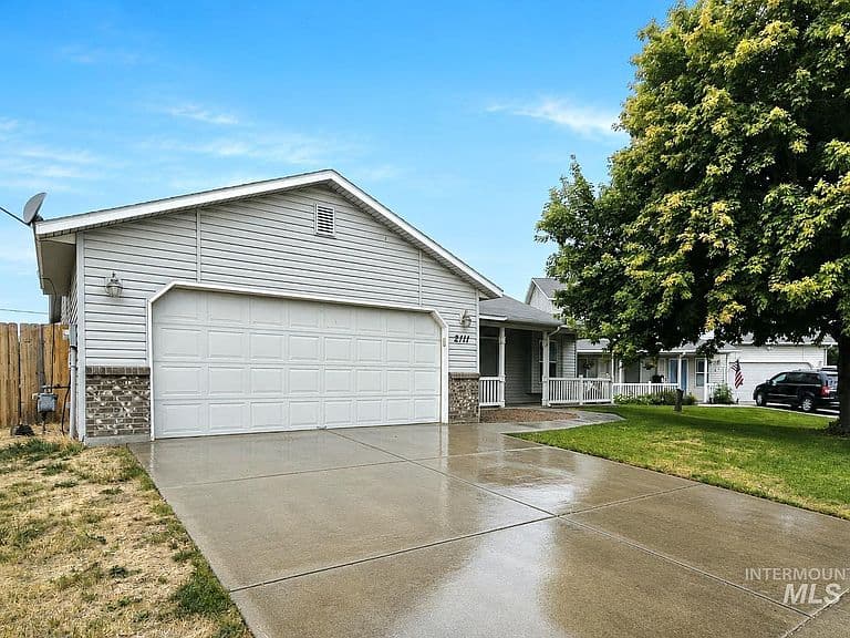 2111 N Sparrow Hawk Ave photo 3