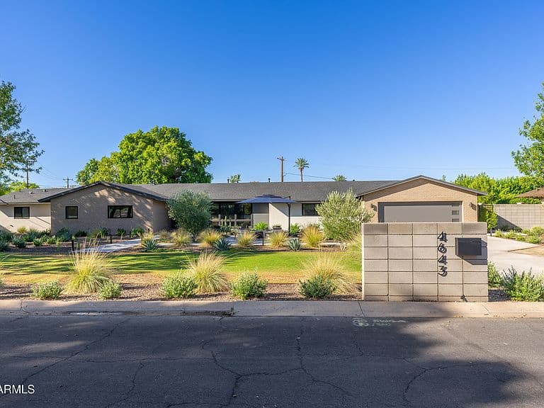 4643 E CALLE DEL MEDIO -- photo 2