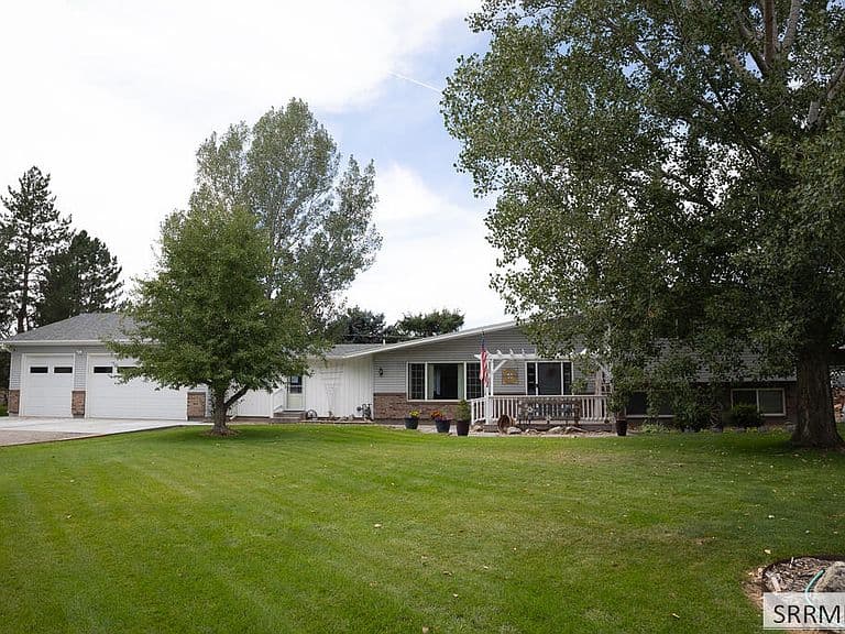 2254 S Bellin Rd photo 1