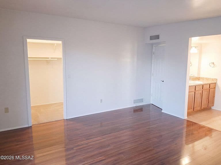 8941 E Rosewood St photo 4