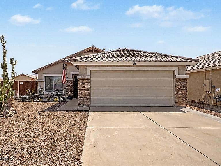 8661 E CRESCENT Avenue photo 2