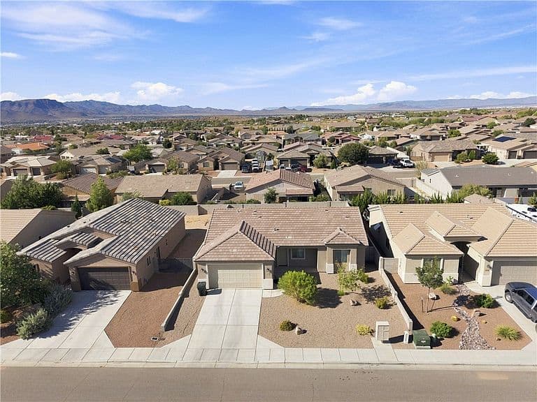 3289 Amanda Avenue photo 3