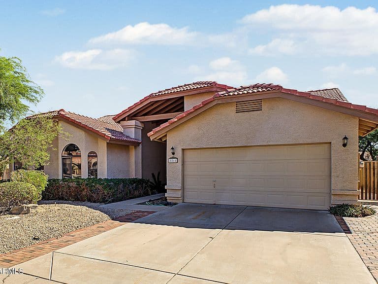 3711 E SUMMERHAVEN Drive photo 4