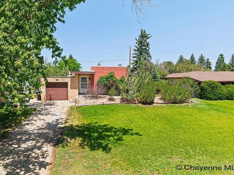 2768 Olive Dr photo 4