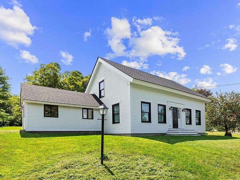 34 Pleasant Street photo 1