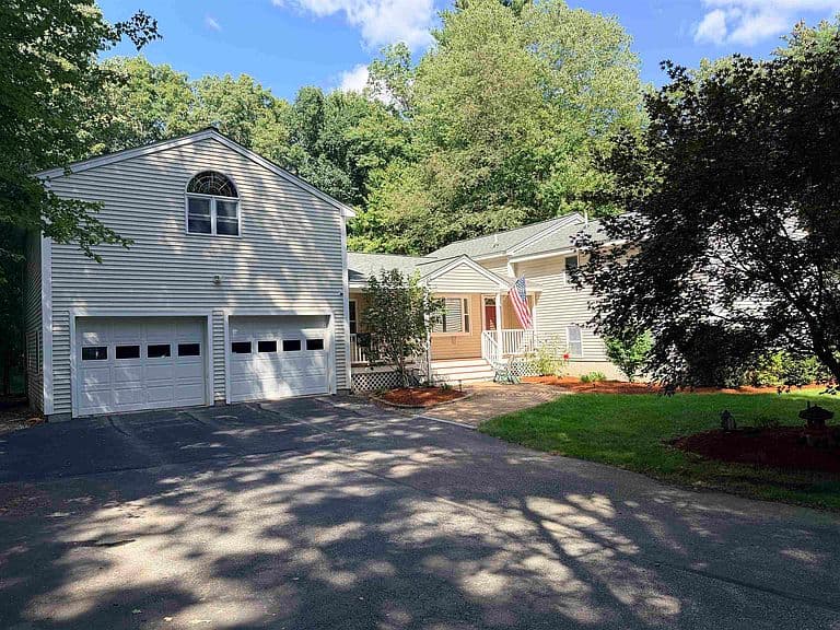 18 Windsor Drive photo 4