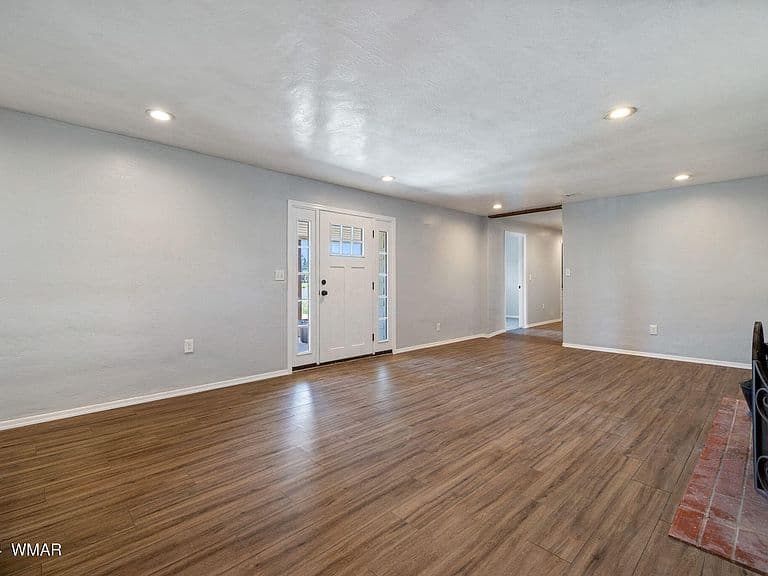 233 S Zuni St photo 5
