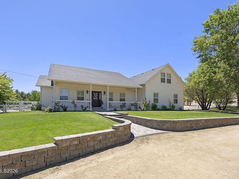 611 Rabe Way photo 1