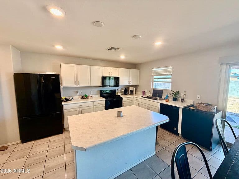 40620 W CHRISTOPHER Drive photo 4