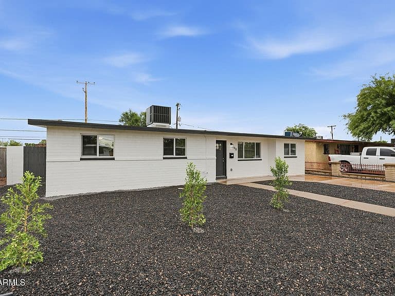 140 W SARAGOSA Street photo 3