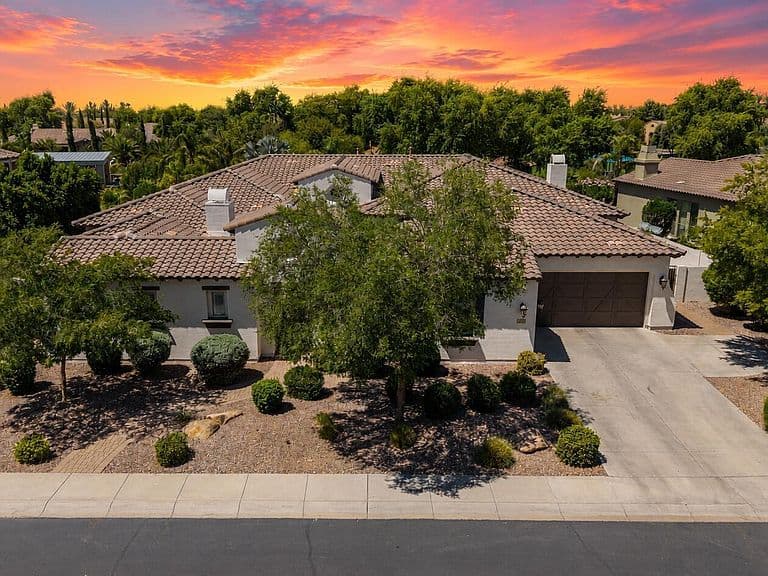 3334 E BIRCHWOOD Place photo 2