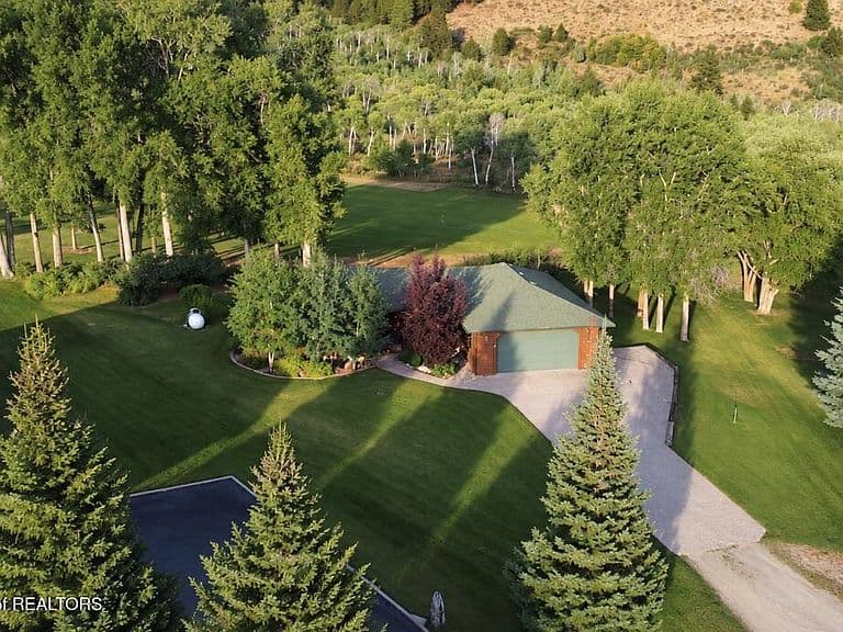 38 Porto Cir photo 3