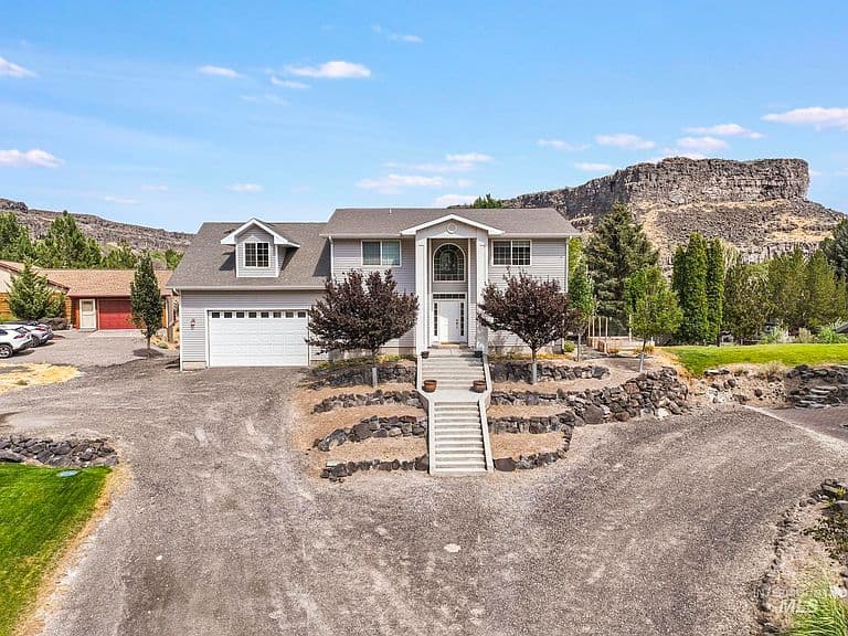 726 Falls View Dr photo 1