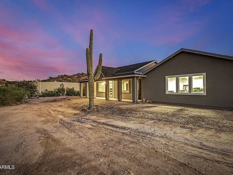 3075 W MCDOWELL Boulevard photo 4