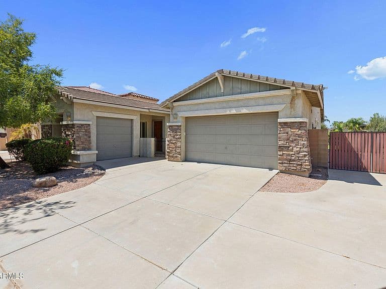 662 E Torrey Pines Place photo 5
