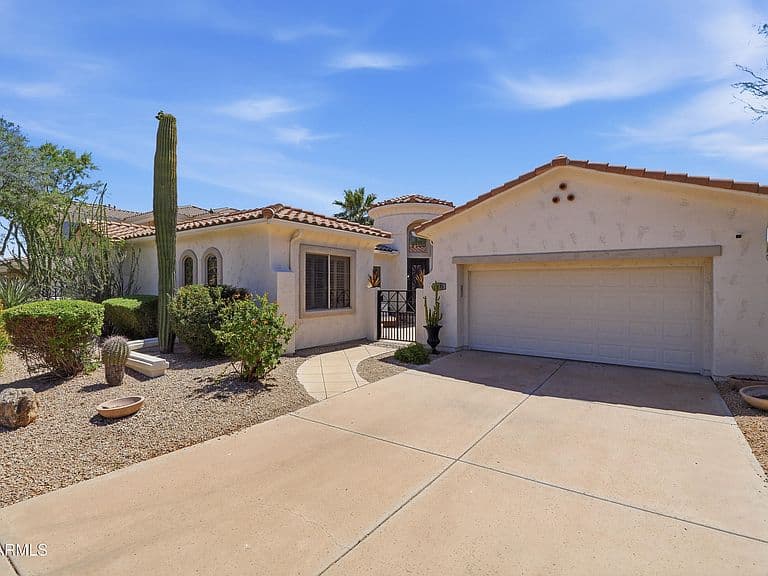 7673 E CALLE DE LAS BRISAS -- photo 4