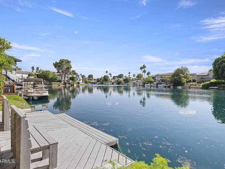 1053 E SANDPIPER Drive photo 3