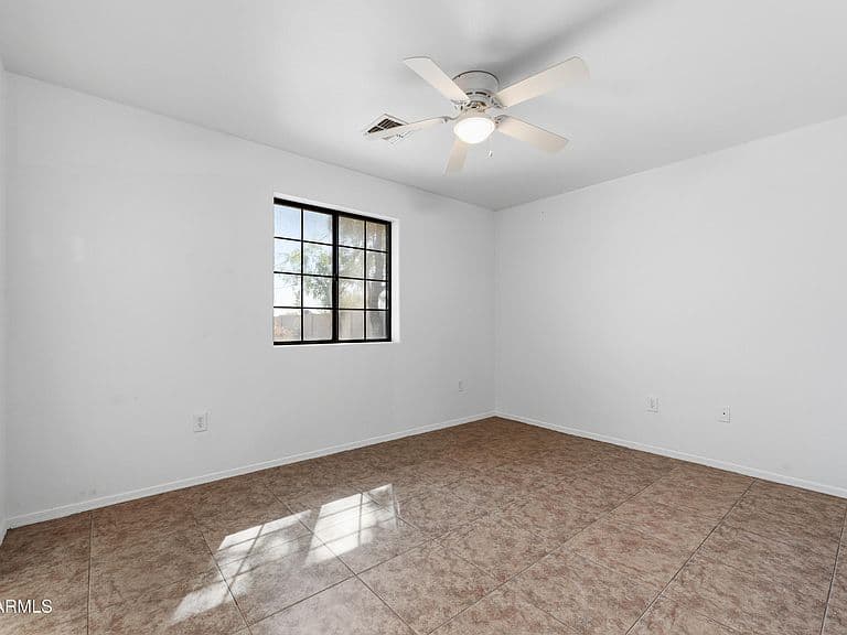 367 E CONGRESS Avenue photo 5